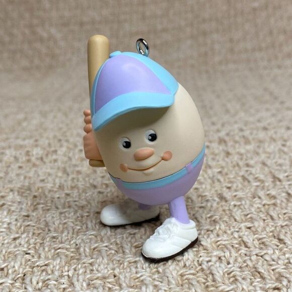 Eggs in Sports 1992 Hallmark Ornament - Picture 5 of 7